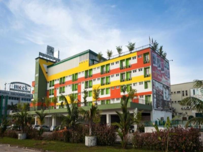 Thy Executive Hotel Johor Bahru Bagian luar foto
