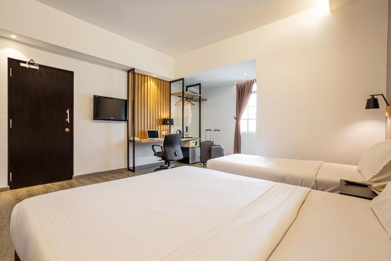 Thy Executive Hotel Johor Bahru Bagian luar foto
