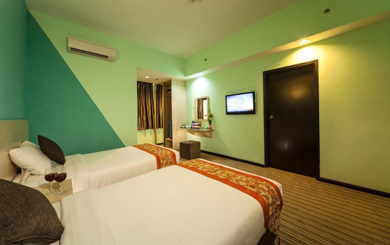 Thy Executive Hotel Johor Bahru Bagian luar foto